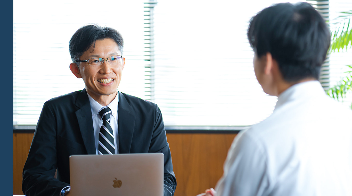 顧客様とお話している様子